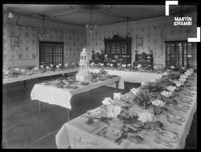 Comedor de la hacienda &quot;La Perla&quot;. Matrimonio de Mateo Ochoa Pacheco y Carmen Irene Oliart Garmendia