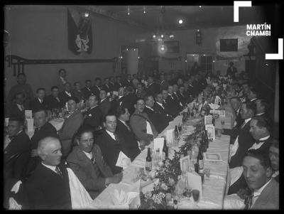 Banquete en celebración del cumpleaños de  Víctor M. Vélez, Prefecto del Cuzco