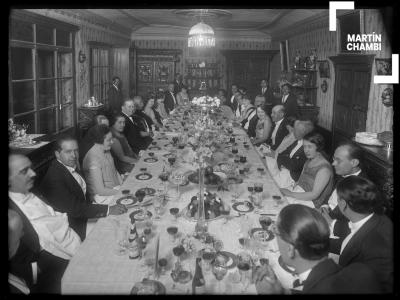 Banquete en honor a Louis S. Blaisdell en la residencia de María Luisa Romainville de La Torre en la calle San Juan de Dios en el marco de la inauguración del Hotel Ferrocarril