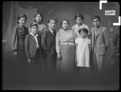 Retrato de la familia de Martín Chambi y Manuela López