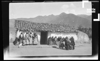 Grupo de mujeres en localidad no identificada