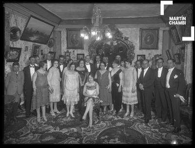 Reunión en honor a Louis S. Blaisdell en la residencia de María Luisa Romainville de La Torre en la calle San Juan de Dios en el marco de la inauguración del Hotel Ferrocarril