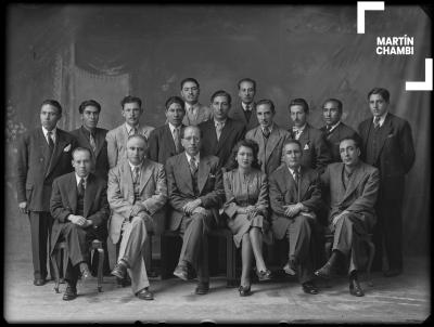 Retrato de catedráticos y estudiantes de la facultad de derecho de la universidad San Antonio Abad del Cuzco