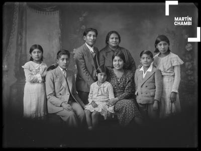 Retrato de la familia de Martín Chambi y Manuela López