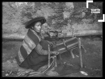 Retrato de mujer tejedora de Paucartambo no identificada