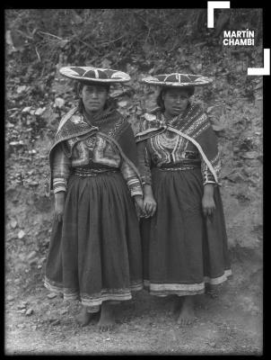 Retrato de hermanas de Quiquijana no identificadas