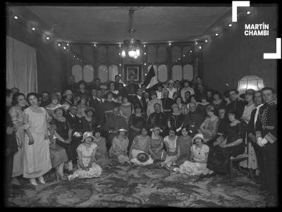 Banquete de bienvenida en honor a la embajada argentina, presidida por el embajador Agustín Pedro Justo Participan y autoridades cuzqueñas civiles y militares.