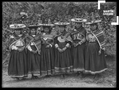 Retrato de mujeres de Quiquijana no identificadas