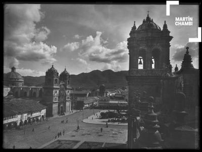 Campanarios de la catedral de Cuzco. Plaza de Armas