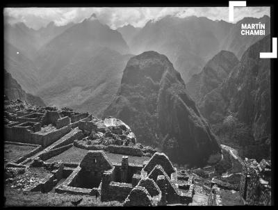 Vista a la  montaña Putucusi, Machu Picchu