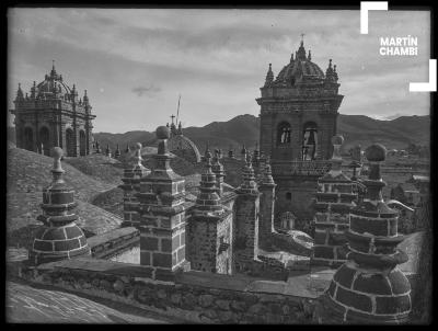 Campanarios de la catedral de Cuzco. Plaza de Armas