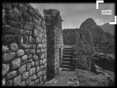 Vista de la casa de la Ñusta y Torreón, Machu Picchu