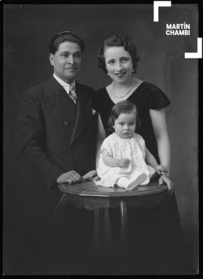 Retrato de la familia de Leoncio E. Maldonado y Carmen Monteagudo