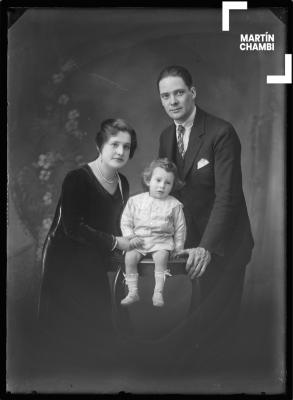 Retrato de la familia de Enrique Vucetich y María Encarnación Calderón