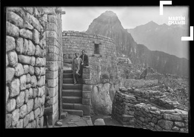 Retrato de hombres no identificados en Machu Picchu