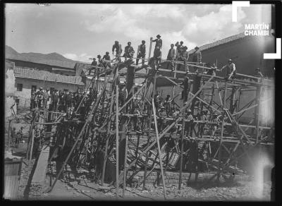 Construcción del Teatro Municipal del Cuzco en la Avenida El Sol