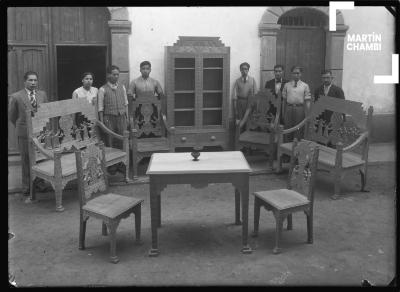 Trabajos de carpintería de alumnos de la Escuela Nacional de Artes y Oficios