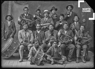 Banda de músicos de la procesión de la Virgen Purificada de San Pedro con presencia de Mateo Mena Arizabal y José Mena Holgado