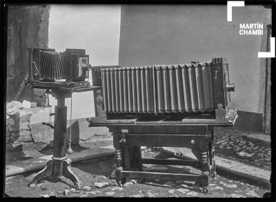 Ampliadora y cámara fotográfica de tamaño 13x18 cm