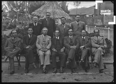 Grupo de catedráticos de la universidad San Antonio Abad del Cuzco junto al rector David Chaparro