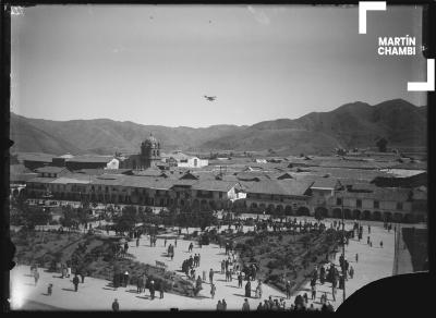 Llegada a Cuzco del aviador Enrique Rolandi