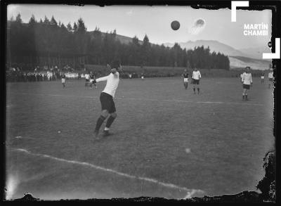 Partido de fútbol en el Estadio Universitario