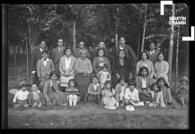 Reunión de las familias Chambi López, García y Latorre Luna con presencia de Francisco de Santo