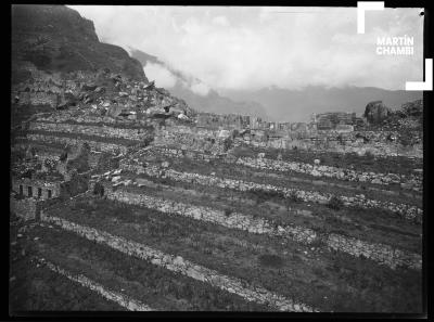 Vista hacia el templo de las tres ventanas, Machu Picchu