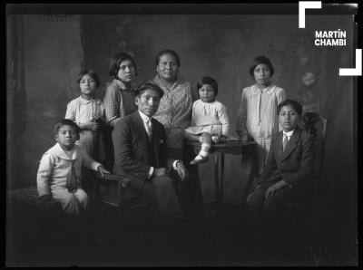 Retrato de la familia de Martín Chambi y Manuela López