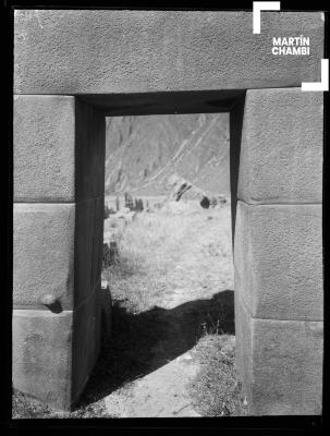 Portada hacia el templo del sol, Ollantaytambo