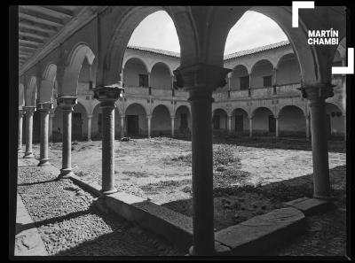 Patio del Palacio del Almirante