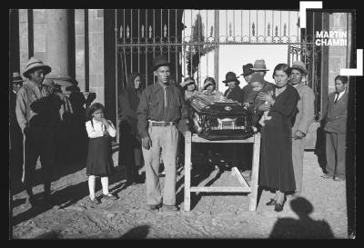 Procesión fúnebre de persona no identificada en Cementerio de la Almudena