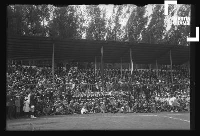 Celebración deportiva en el Estadio Universitario con presencia de Reina del deporte no identificada