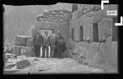Alejandro Coello y amigos en Ollantaytambo