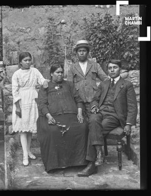 Retrato de familia no identificada