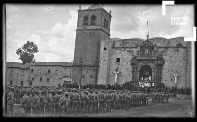 Ceremonia religiosa con presencia de militares en el templo de San Francisco