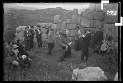 Fiesta campestre en Saqsaywaman